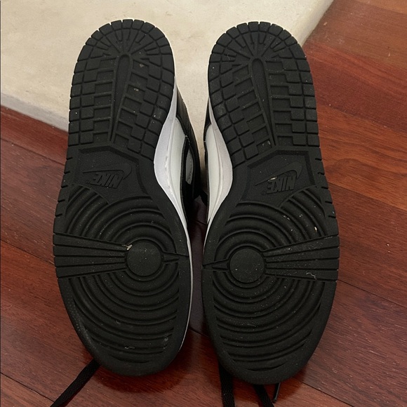 Nike Black and White High-Top Sneakers with Red Accents - Picture 4 of 10